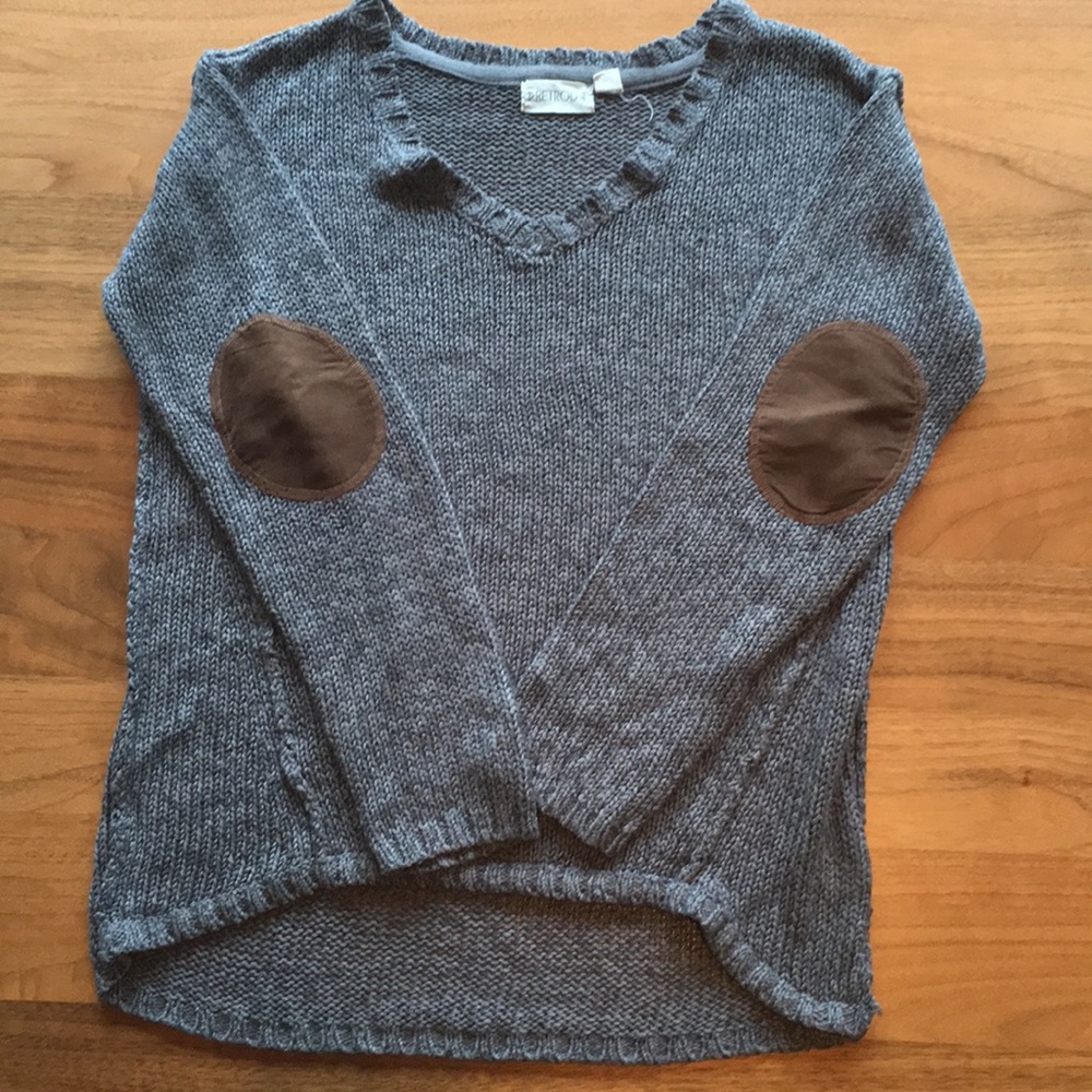 Grey v-neck sweater with elbow patches, size Small